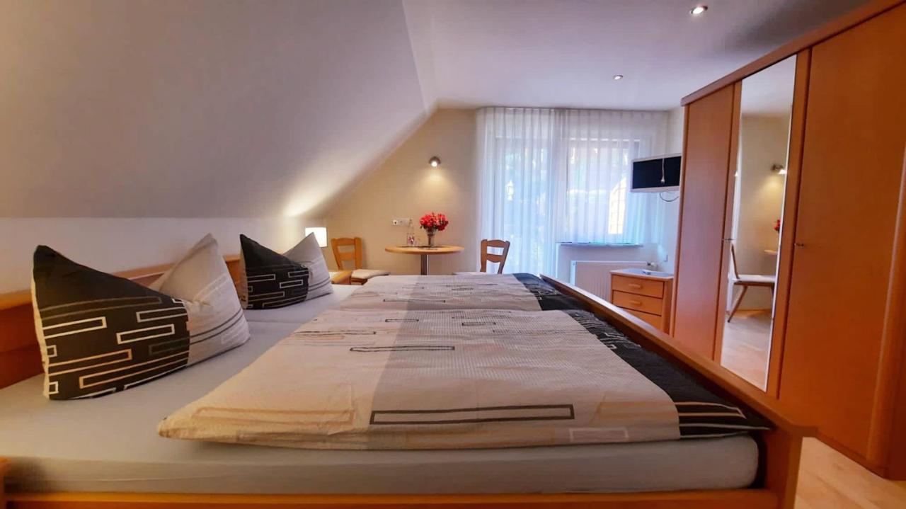Отель Gaestehaus Haaser Бад-Петерсталь-Грисбах Экстерьер фото